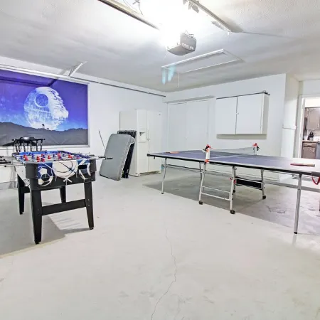 The Space Place: Cosmic-Themed Family Getaway Near Hotspots in Tulsa, Oklahoma!