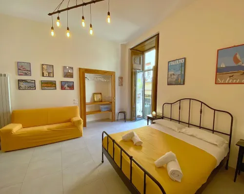 ~Casa Trevisone~ Modern flat in the heart of Salerno with balcony