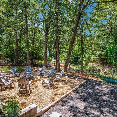 Relax with the whole family in our cozy and peaceful TLC -Tranquil Lake Cove.