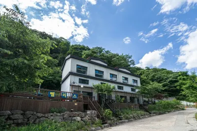 Yangsan (Baenaegol) Palace Pension Hotels near Tongdosa Temple