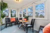 Hapeville Hideaway • 5 Min to ATL • Perfect for Layovers, Crews & Biz Travel Hotels in Hapeville