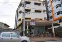 누츠자리 플레이스