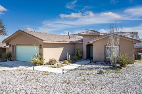 Welcome to The Stargate! 5 mins from the park!