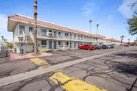 Super 8 by Wyndham Phoenix West Hotels in Phoenix