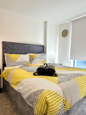 Sleeps 4 Central Ensuite - Cityview & Parking