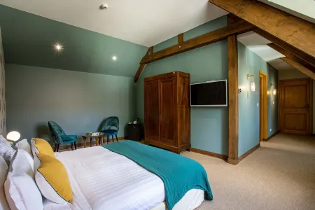 Domaine du Roncemay - Hôtel, Restaurants, Spa & Golf Отели в г. Жуаньи