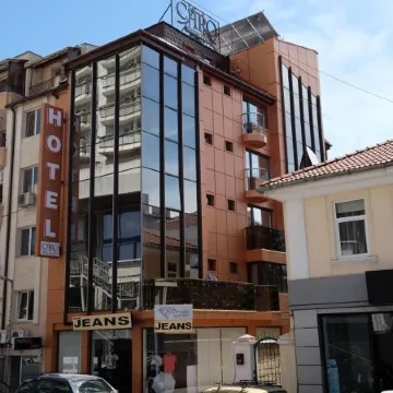 Caro Apartments & Rooms