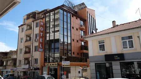 Caro Apartments & Rooms Отели в г. Варна