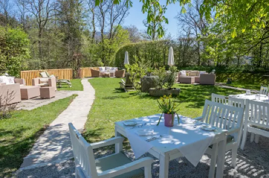 Der Schlosswirt zu Anif - Biedermeierhotel Und Restaurant