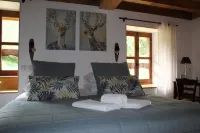 Les Pipistrelles Hotels in Champagneux