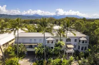 The Mediterranean Port Douglas Hotels in Craiglie