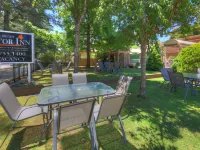 Barrass's John Bright Motor Inn Hotels in Bright