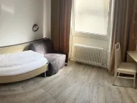 Hotel Imperial Hotel dekat Stasiun Kereta Muenchen-Pasing