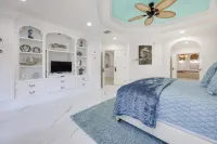 Il Paradiso Perduto 7 Bedroom Home by RedAwning