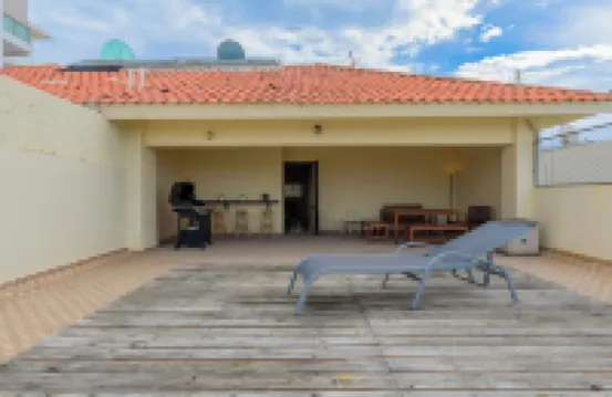 Penthouse in Evaristo Morales Sleeps 14 Hotels in 