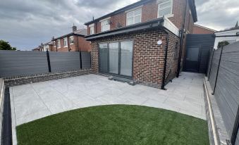 Whole House -Sleeps4-Parking-Garden-Bikinghiking