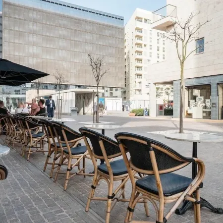 Idyllic Apartment Steps from the Promenade