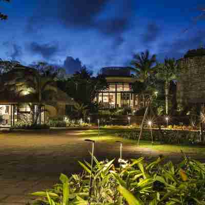 Anahita Golf & Spa Resort Hotel Exterior
