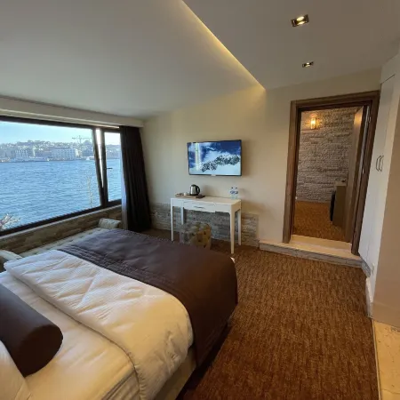 Weingart Seaside Hotel