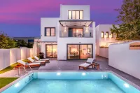 5Star Villa Harmony w Heated Pool, Gym, Spa, Sauna