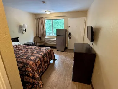 FairBridge Inn & Suites Richmond Hill Отели в г. Ричмонд Хилл