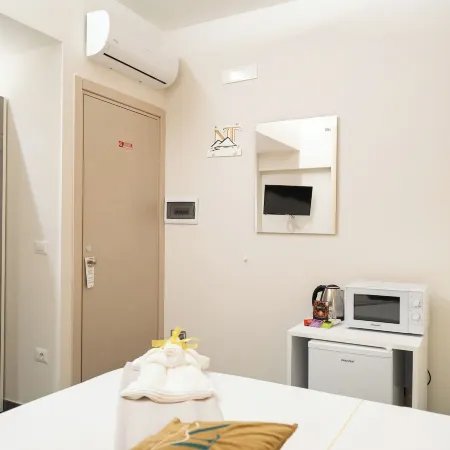 Napolitano Rooms (Central Station)
