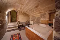 Kapalos Cave Suites