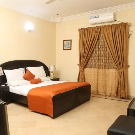 Luxury Inn
