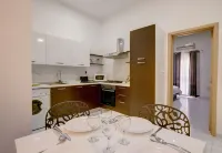 Cosy Apartment Steps from the Promenade Hotel a Ta' Xbiex