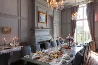 Château de La Ballue Hôtels à : Saint-Brice-en-Coglès
