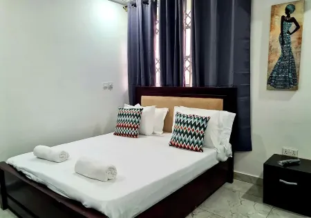 Beautiful Quiet & Cozy  Close to Highway