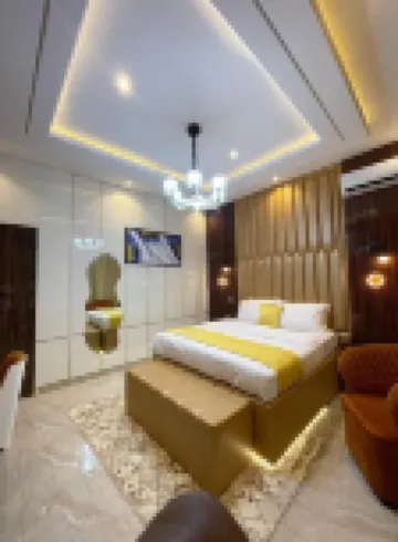 Marathon Hotel and Suites