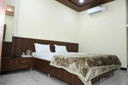 Shree Shyam Mahal Отели рядом с достопримечательностью «Ujjain mahakal»