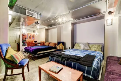 Lvstriphouse JC408 - Modern 2Bd-2BA Condo Sleeps 8