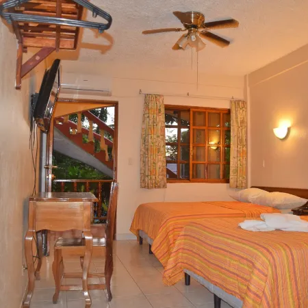 Hotel Tres Banderas