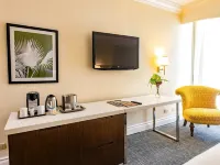 Courtleigh Hotel & Suites Hotels in Kingston
