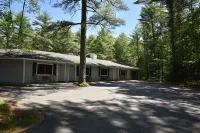 Acadia Pines Motel Hotels in Hancock