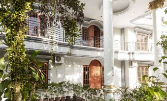 RedDoorz Plus Near Transmart Kairagi Dua Manado