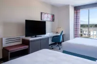 Hilton Garden Inn Pomona فنادق في بومونا