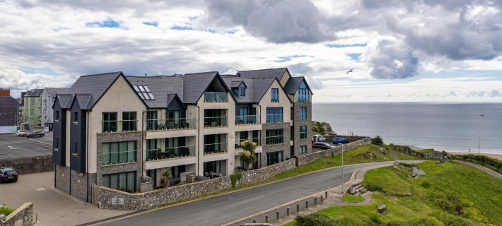 Apartment 10 Waterstone House - Luxury Apartment with Sea Views Hotels in Tenby