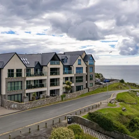 Apartment 10 Waterstone House - Luxury Apartment with Sea Views