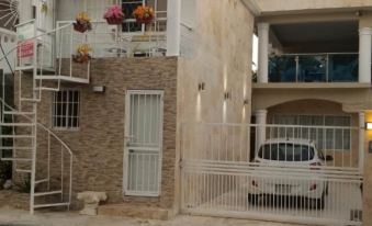 2 Guests 1Bed Studio 3Min to Beach and Main Street