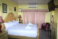 Quality Inn Suites, Guyana Hotels in Schoonord