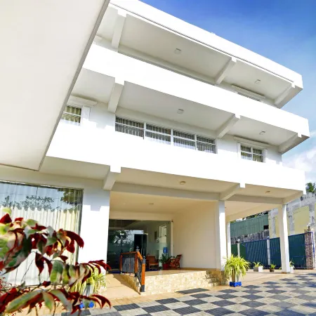 Ronaka Airport Transit Hotel