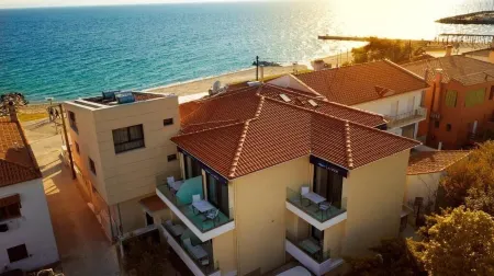 La Mer Apartments Отели рядом с достопримечательностью «Lagomandra beach»
