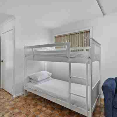 Costello Hotels - Moonta Bay Cabins Rooms
