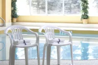 Econo Lodge Inn & Suites University - Pool