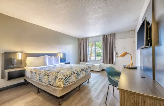 威基沃奇斯普林西爾6號汽車旅館