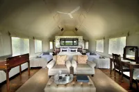 Gorah Elephant Camp Hotels in Aberdeen Plain