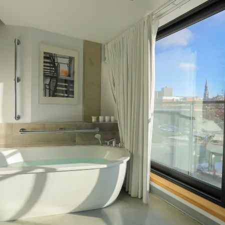 Boxotel Montreal Отели рядом с достопримечательностью «Хочелага-Мезоннёв»